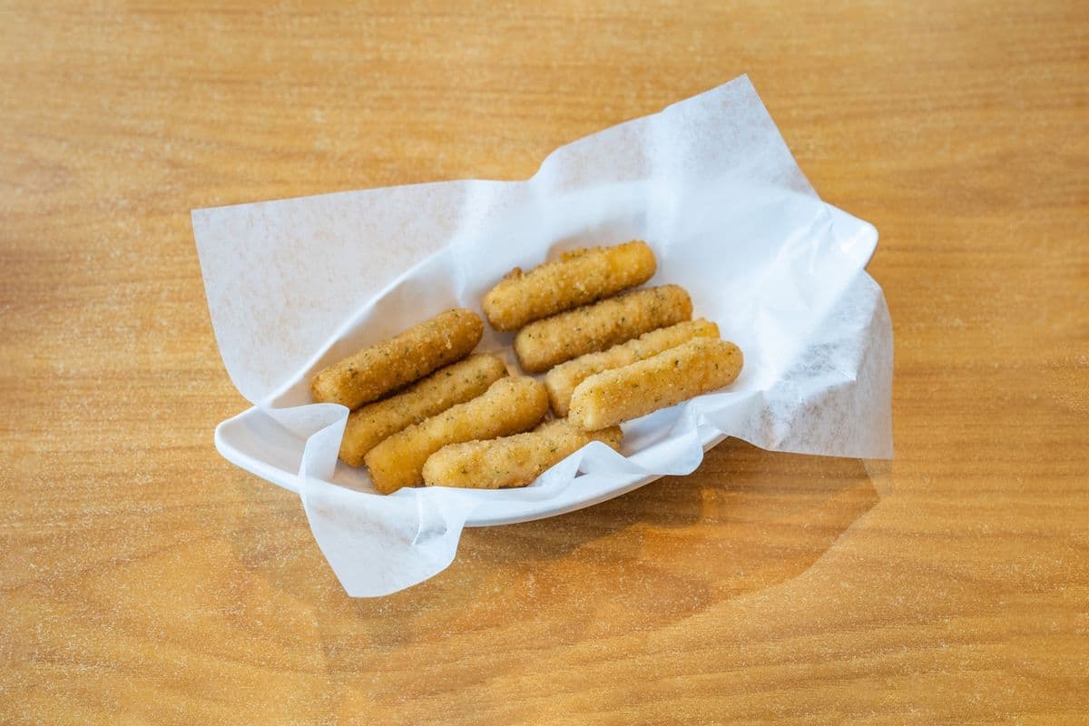 7-5 Cheese Sticks (8 Pieces) / 炸芝士条