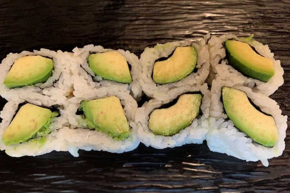 Avocado Roll (8 pcs)