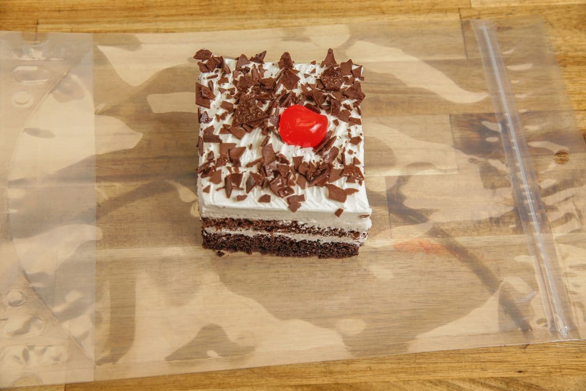 Black Forest Pastry (1 pc)