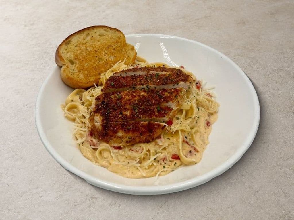 BLACKENED CHICKEN WITH ROASTED RED PEPPER ALFREDO