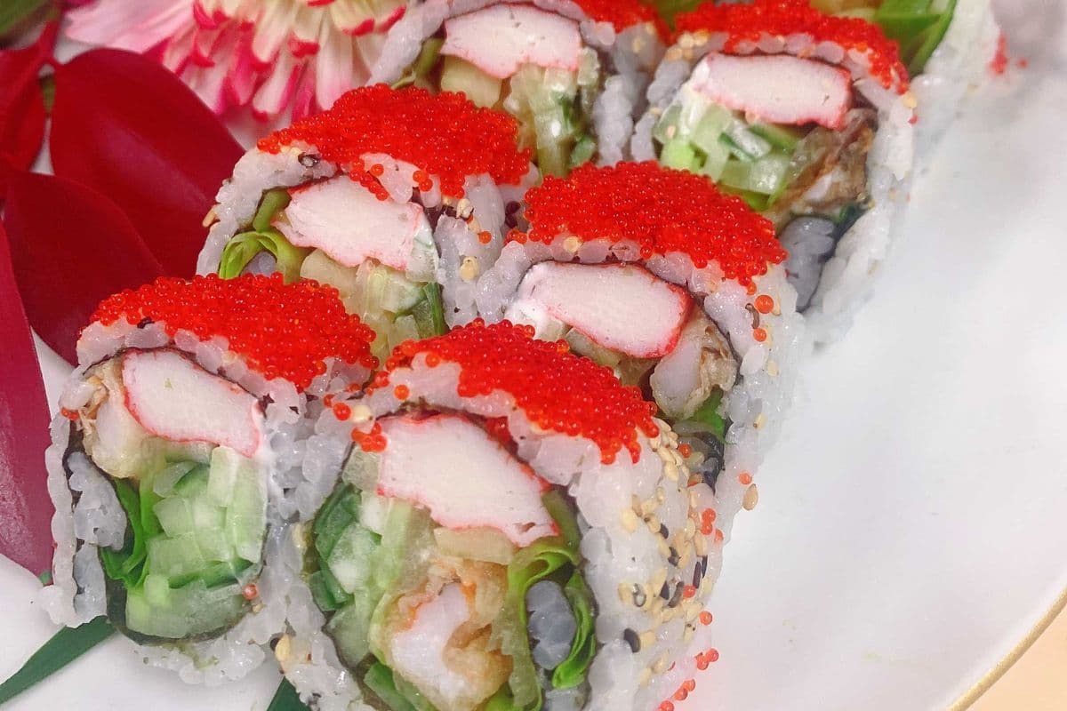 F05. Soft Shell Crab Roll (8 pcs)