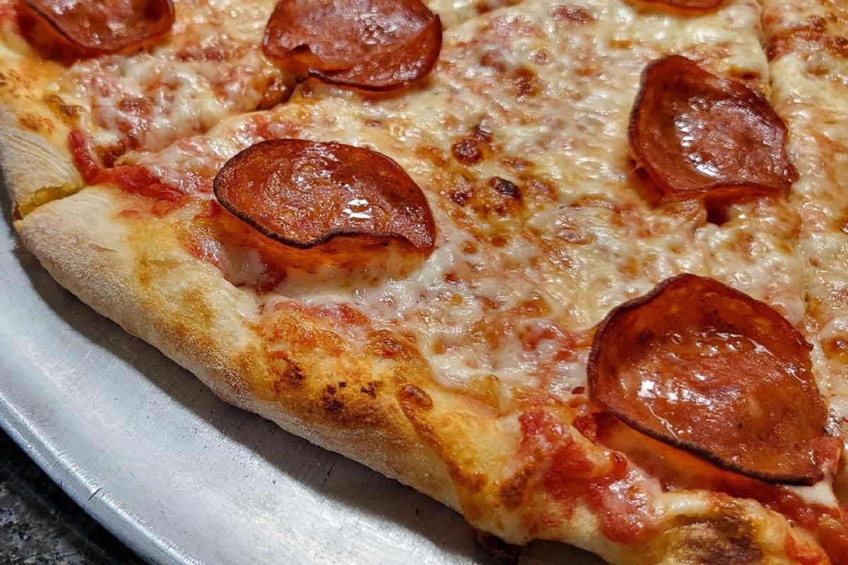 Pepperoni pizza 16"
