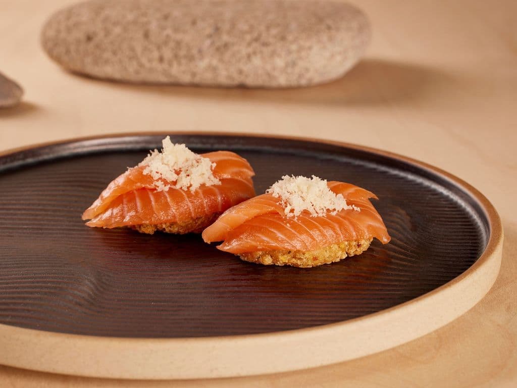 Mini Salmon Pizza (4pcs)