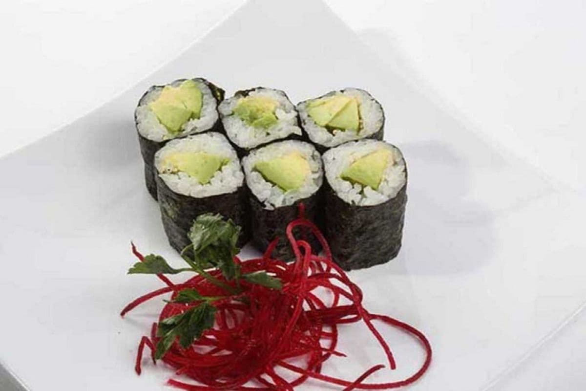 Avocado Maki (6 pcs)