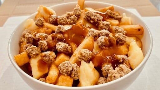 Petite Poutine Boeuf Haché / Small Ground Beef Poutine