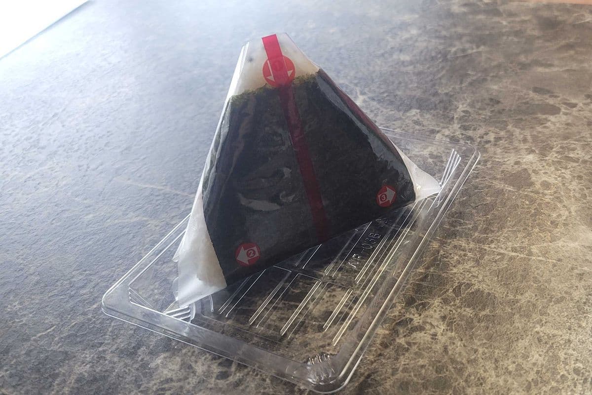 Onigiri Saumon cuit épicé / Onigiri Spicy Cooked Salmon