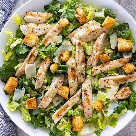 Chicken Caesar Salad / (Salade César au Poulet)