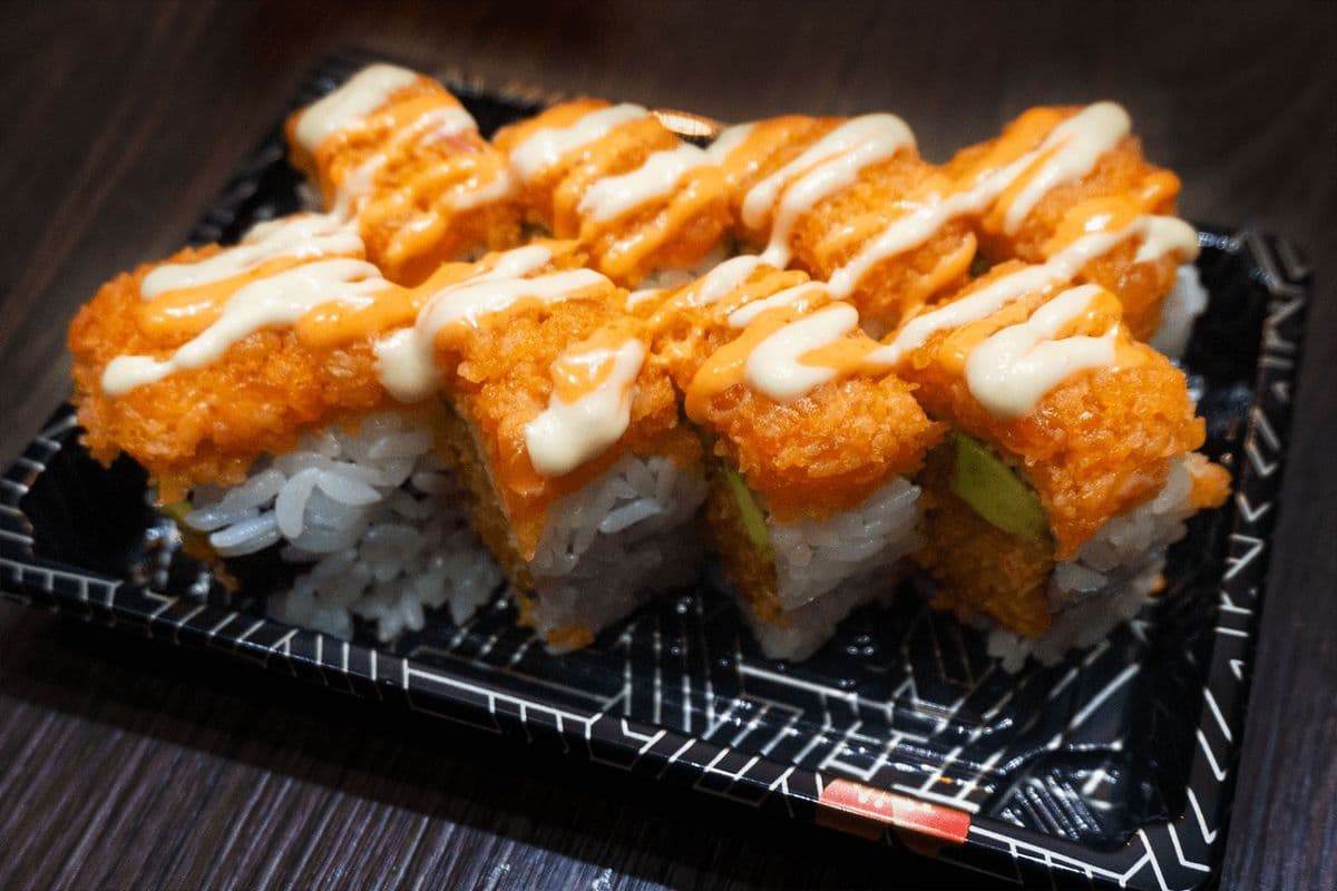 SR12. Double Spicy Salmon (8 pcs)