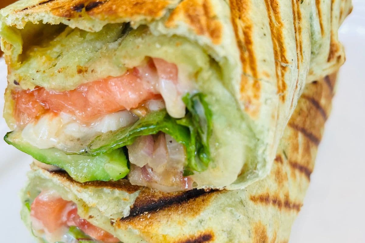 Zucchini Humus Wrap (Vegan)