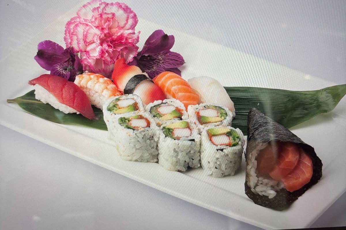 Ruby Sushi (12 pcs)
