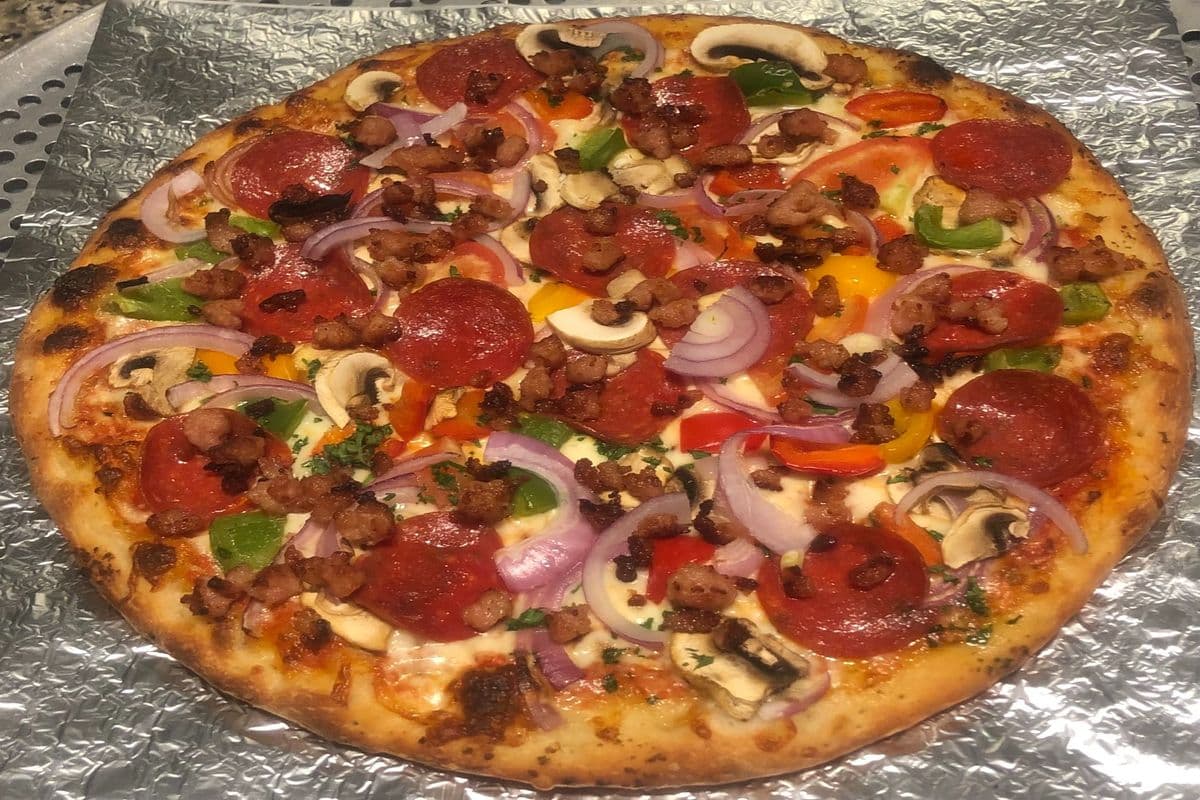 Deluxe Pizza