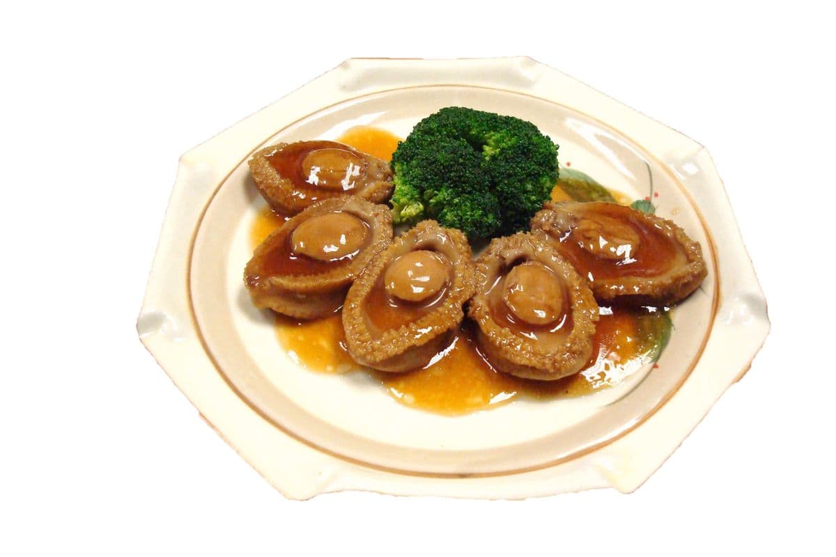 83. Abalone With Oyster Sauce (5 pcs) 蠔皇鮑魚