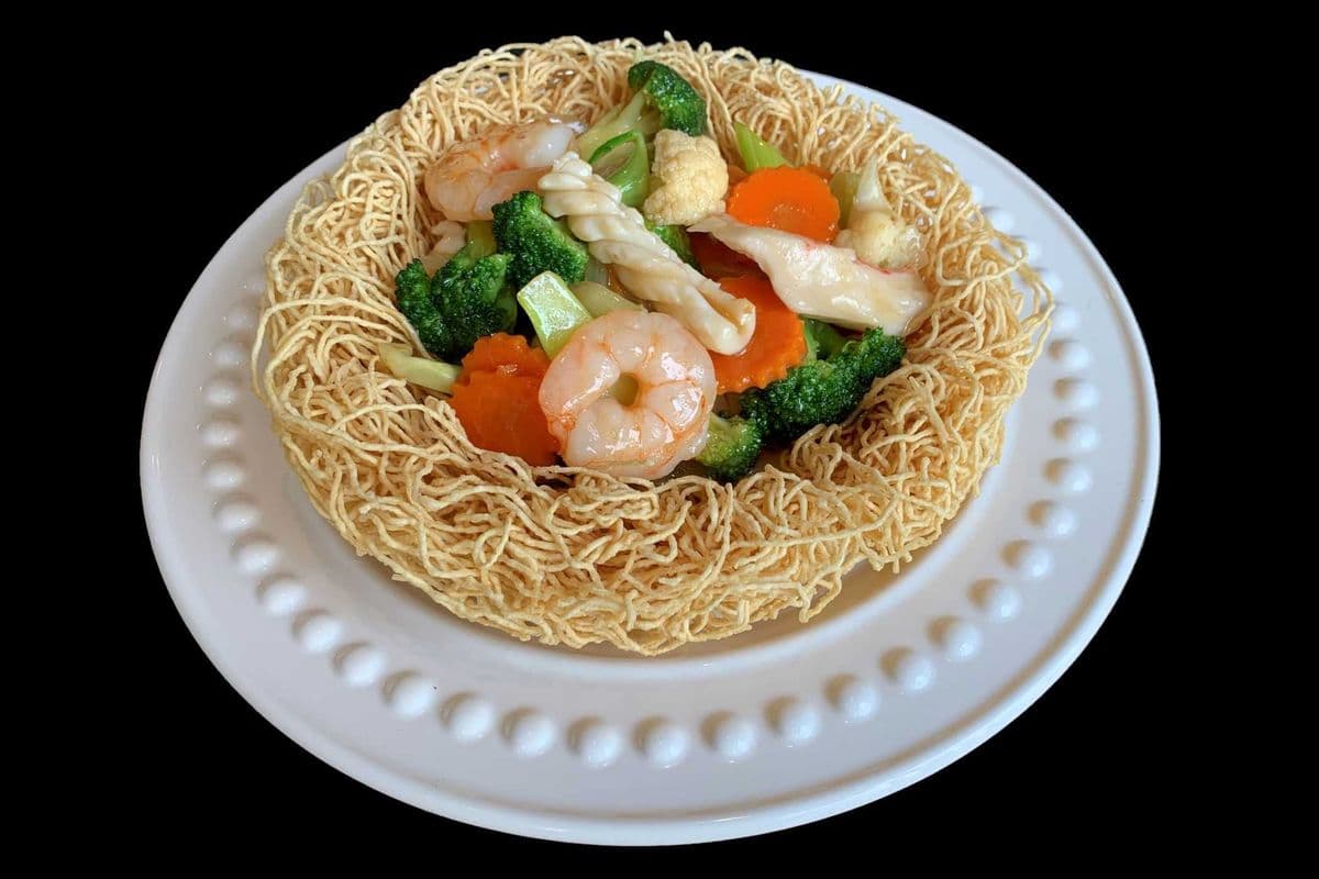 47. Crispy Egg Noodle with Seafood and Mixed Vegetables
