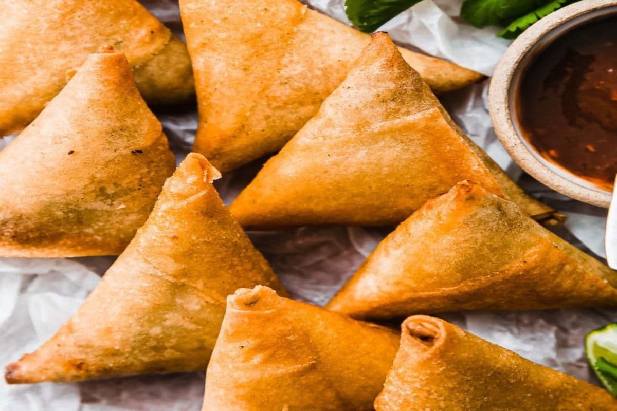 Handmade Samosas (2 pcs)