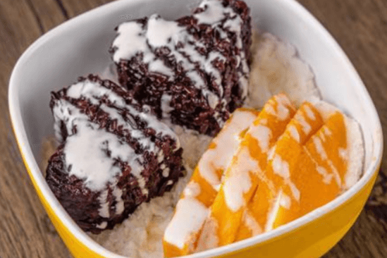 M3. Mango Glutinous Rice Ball with Vanilla Frost 芒果白雪黑糯米球