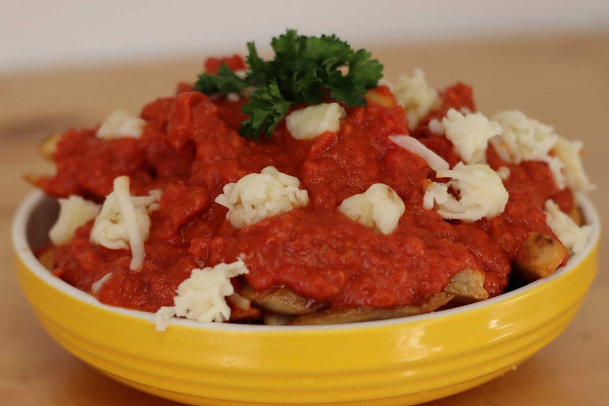 Butter Chicken Poutine (Large)