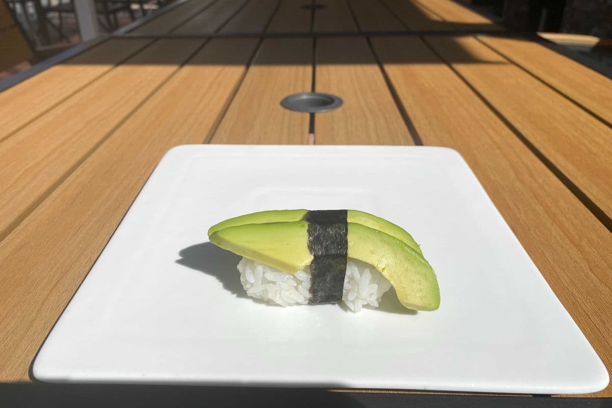 Avocado Nigiri Sushi (1 pc)