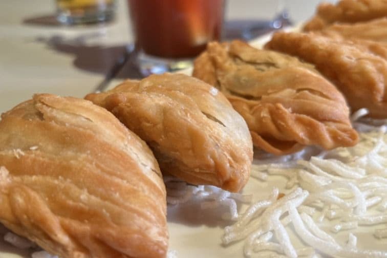 A15. Crispy Vegetarian Curry Puff