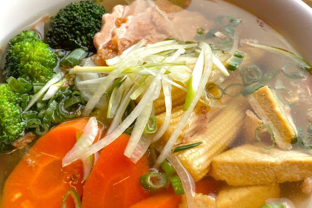 V1. VEGETARIAN PHO