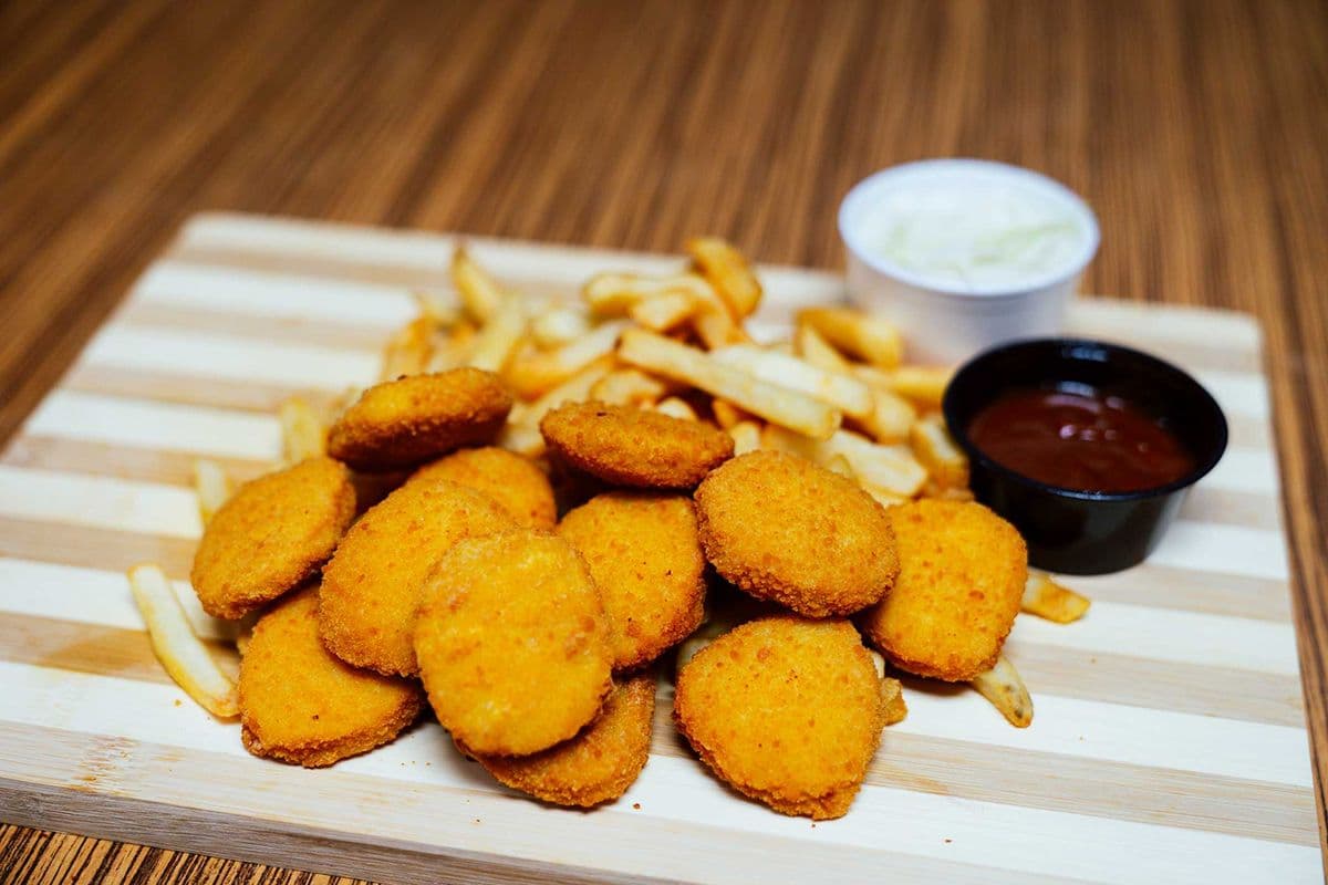 12 croquettes et frites / 12 Nuggets and Fries