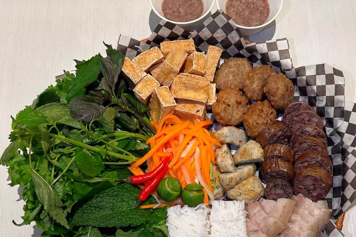 HP3. Bún Đậu Mắm Tôm / Vermicelli with Tofu and shrimp paste