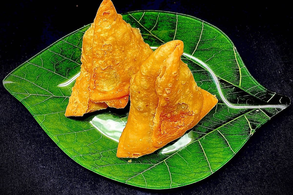 Jumbo Vegetable/Vegan Punjabi Samusa (2ps)