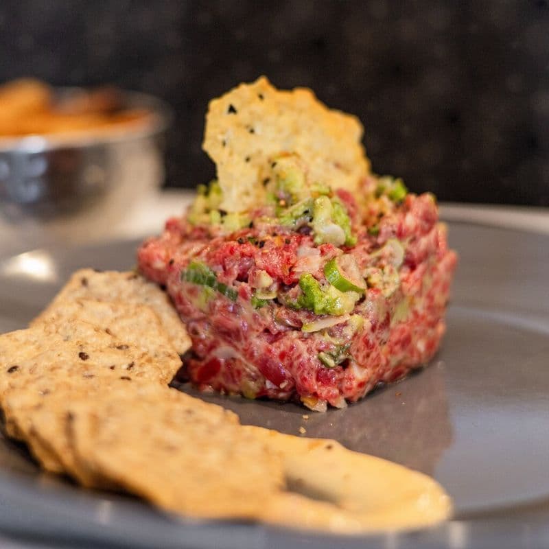 Tartare Recrue boeuf (6 oz) frites Sans Gluten