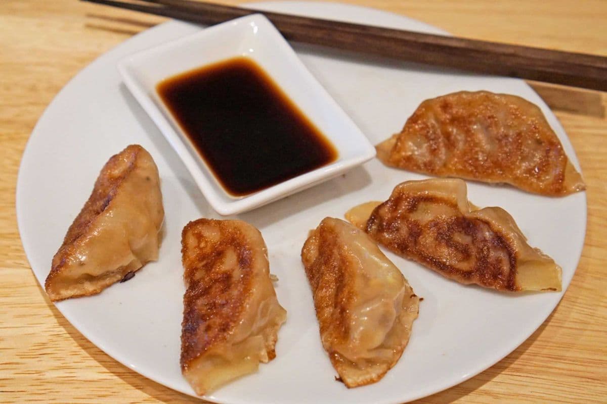 B07. Pork Gyoza (5 pcs)