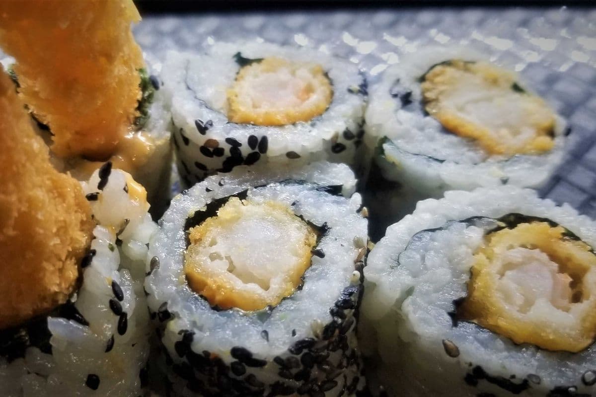 38A. Hosomaki à la crevette tempura