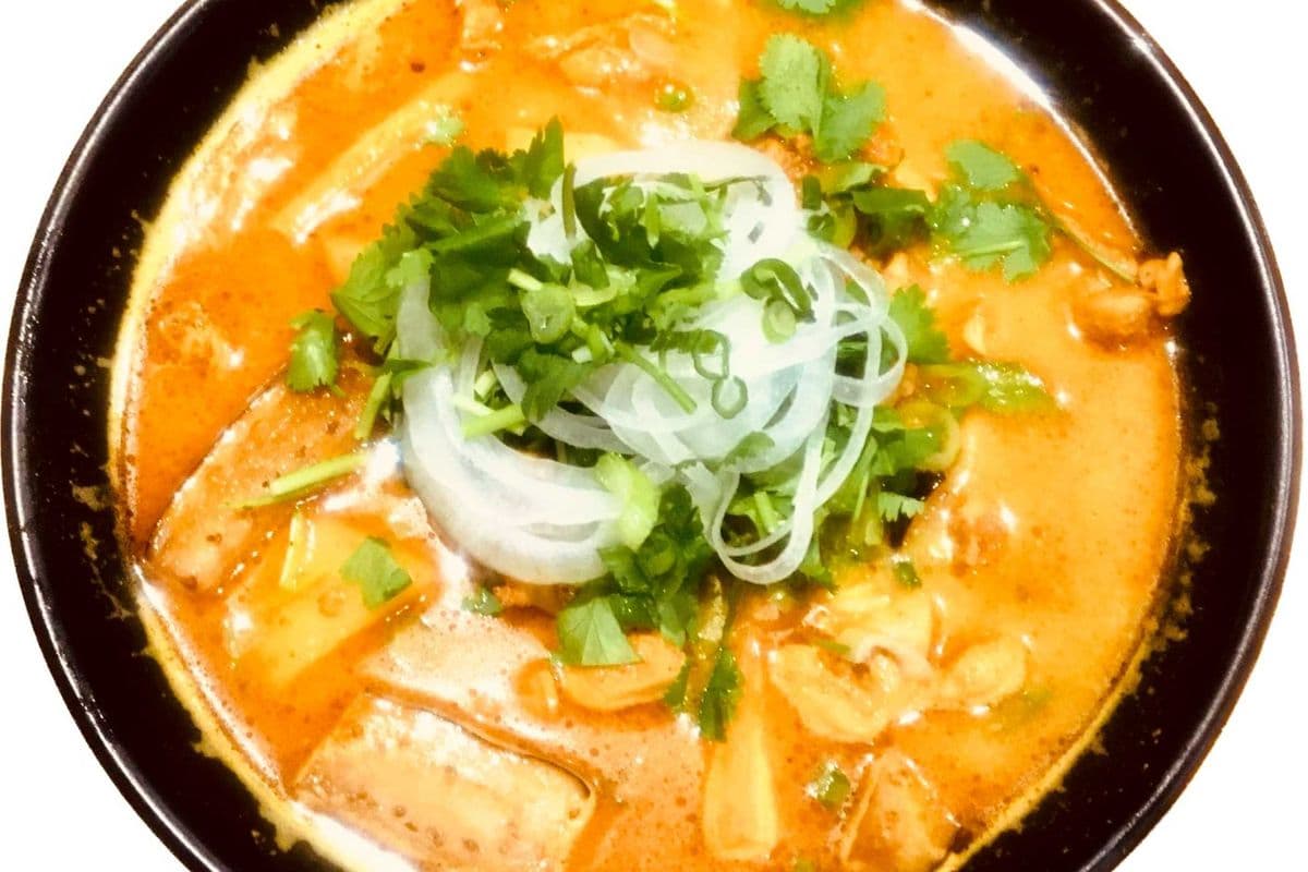 24.Vietnamese Curry Chicken Noodle Soup