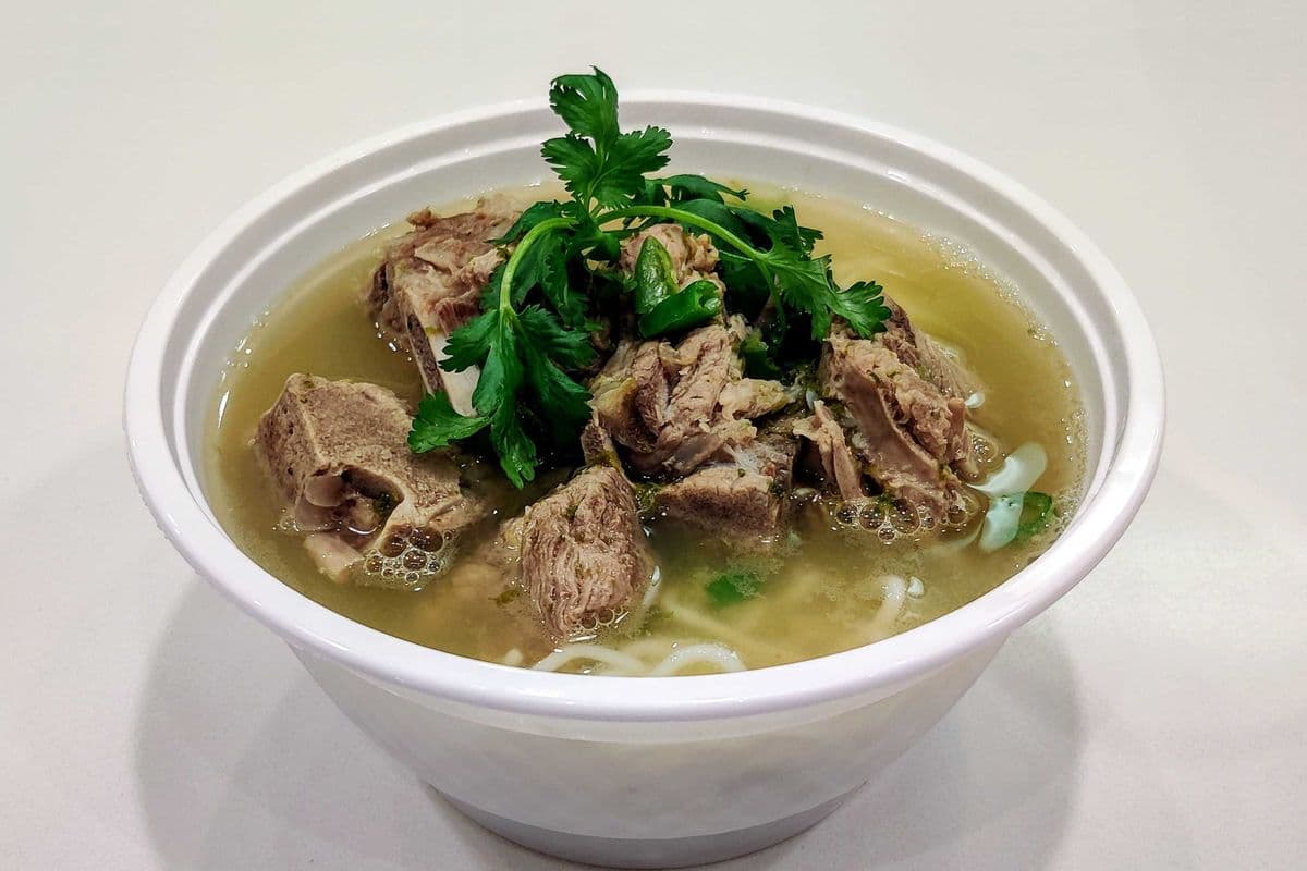 N12. Leng Zaap - Pork Bone Soup w/ Rice Vermicelli