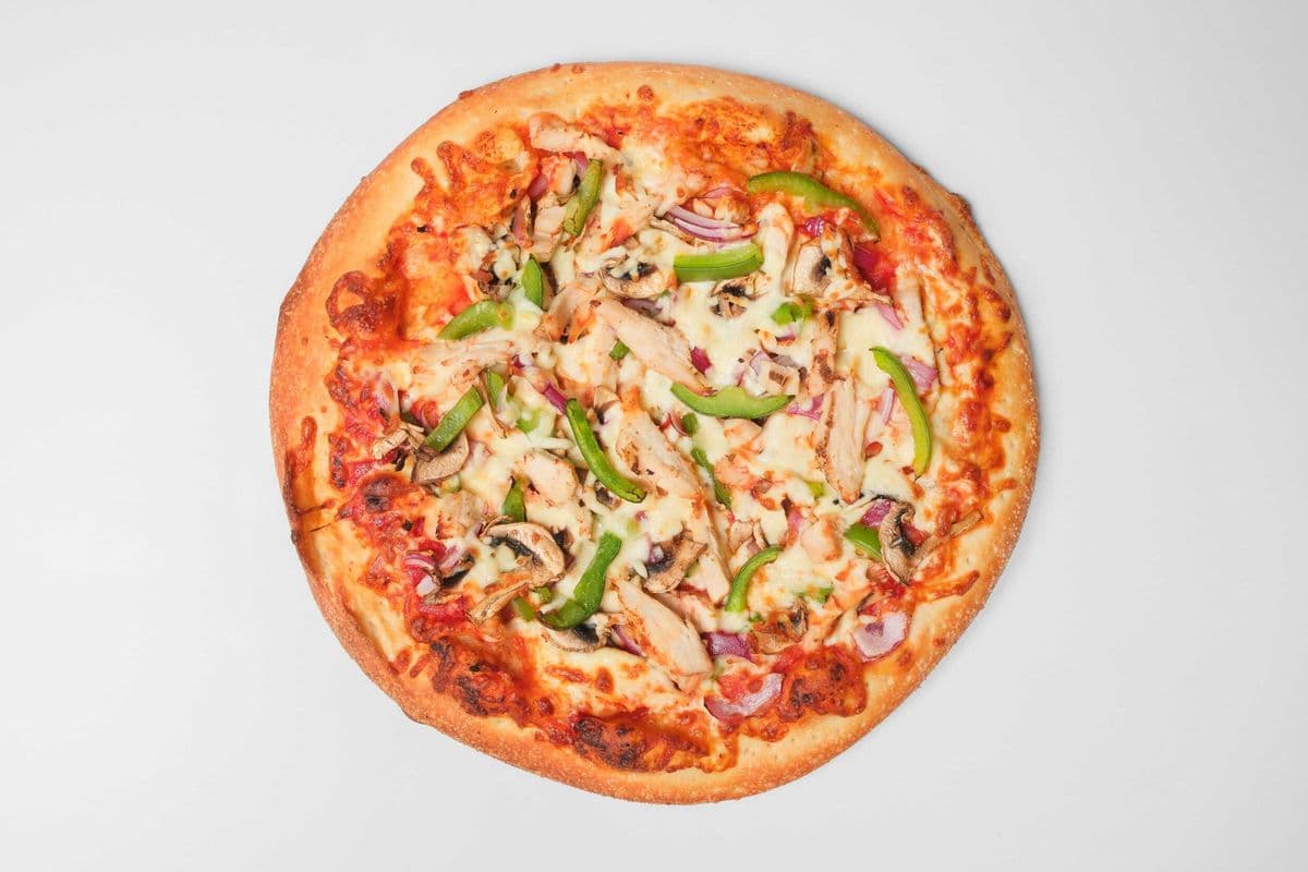 Medium Chicken Lover Pizza
