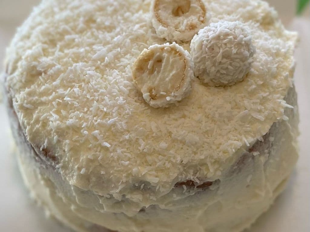 Ferrero Raffaello Cake (6"Serves 4-5)