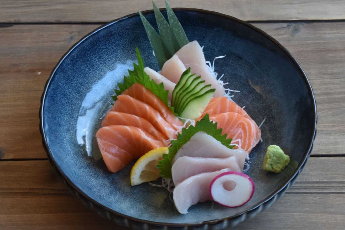 Salmon & Tuna Sashimi (L)