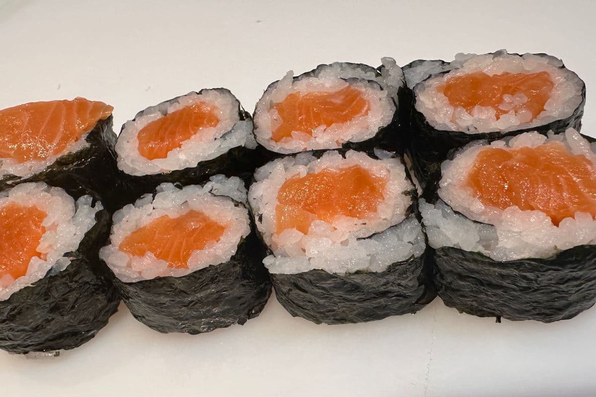 F2.Salmon Maki