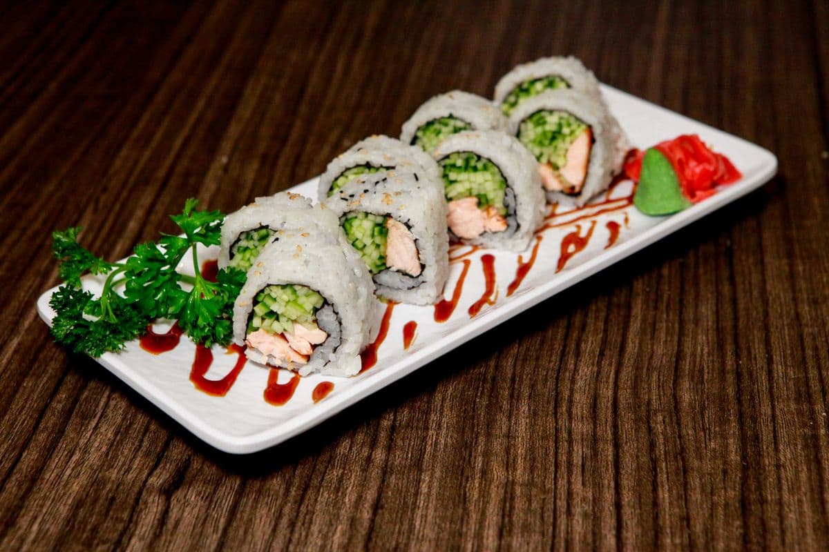 Grilled Chicken & Cucumber Roll (8pc)