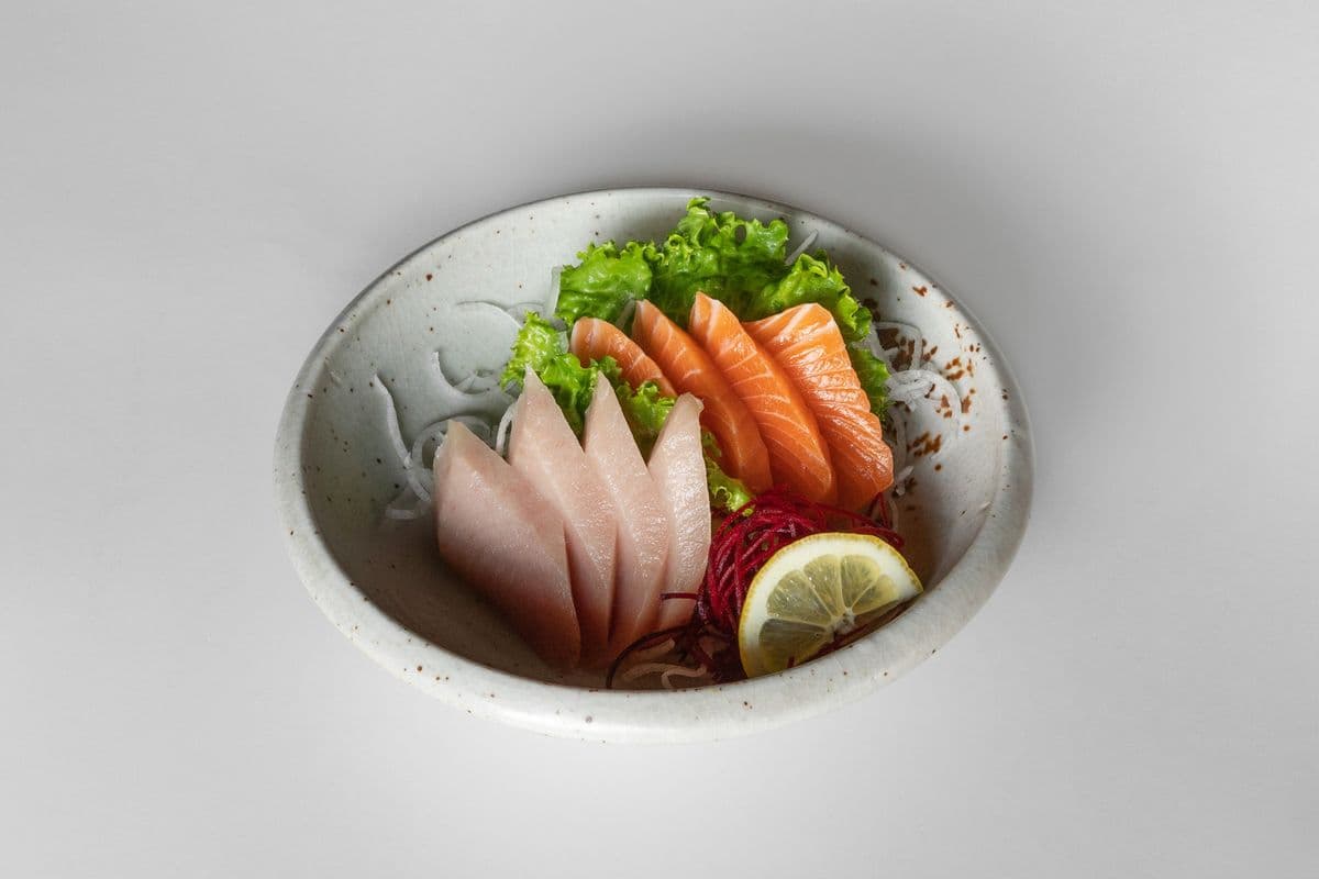 69. Tuna & Salmon Sashimi (8 pcs)