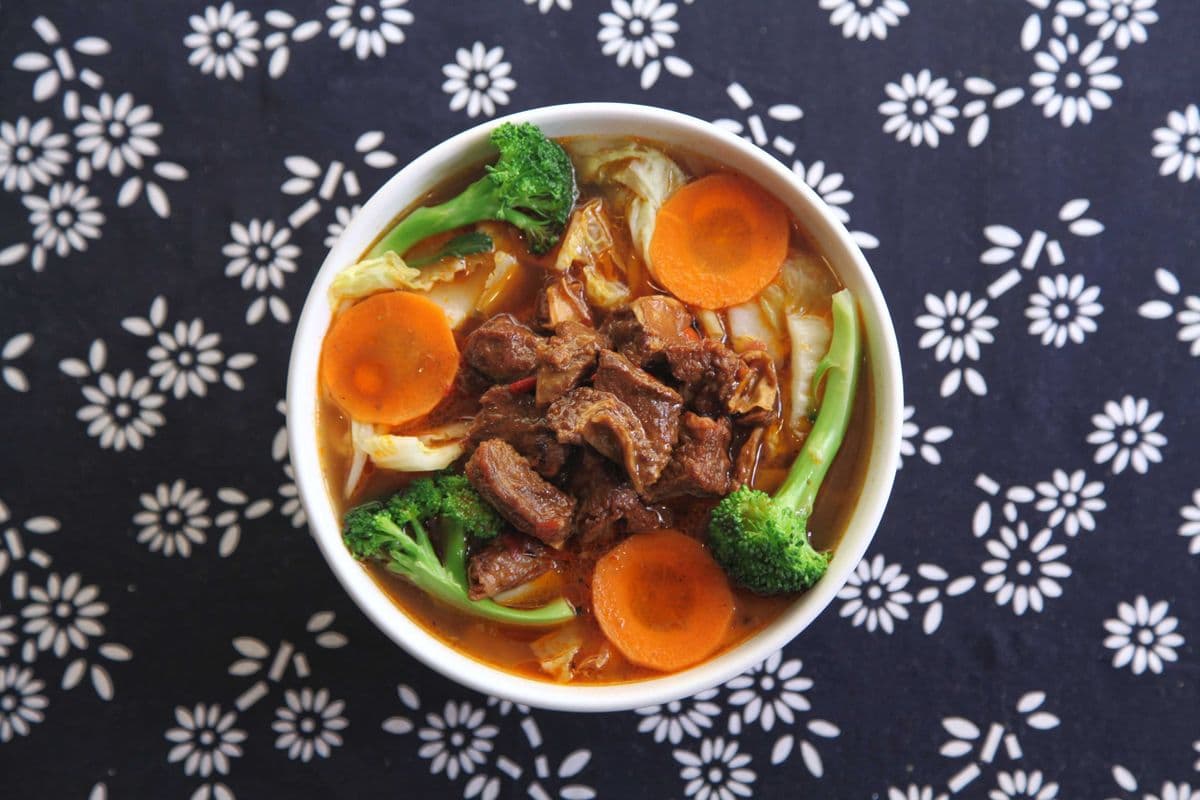 C2. Braised beef rice noodle ( with soup )