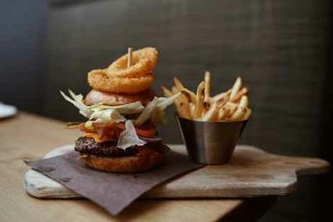 CHEDDAR BACON BURGER