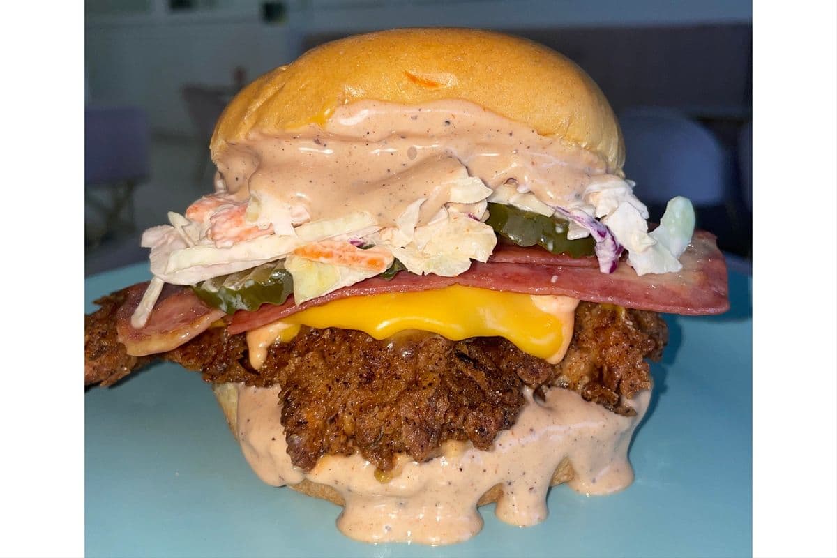Bacon Deluxe Chick'n Sandwich