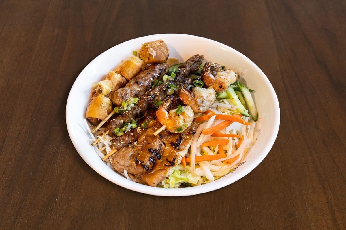 60. Pork, Beef, Chicken, Prawns, and Pork Pattie (Large)