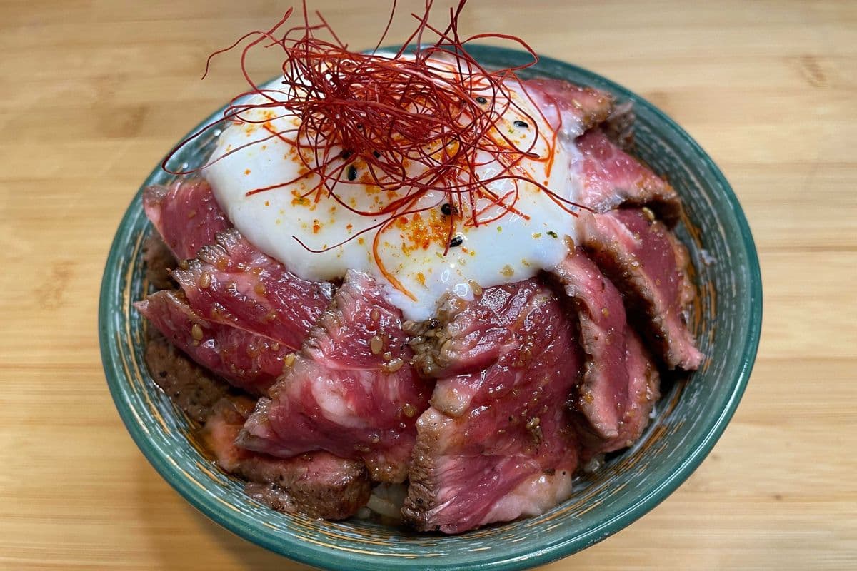 Steak Rice Bowl Set 牛排蓋飯定食