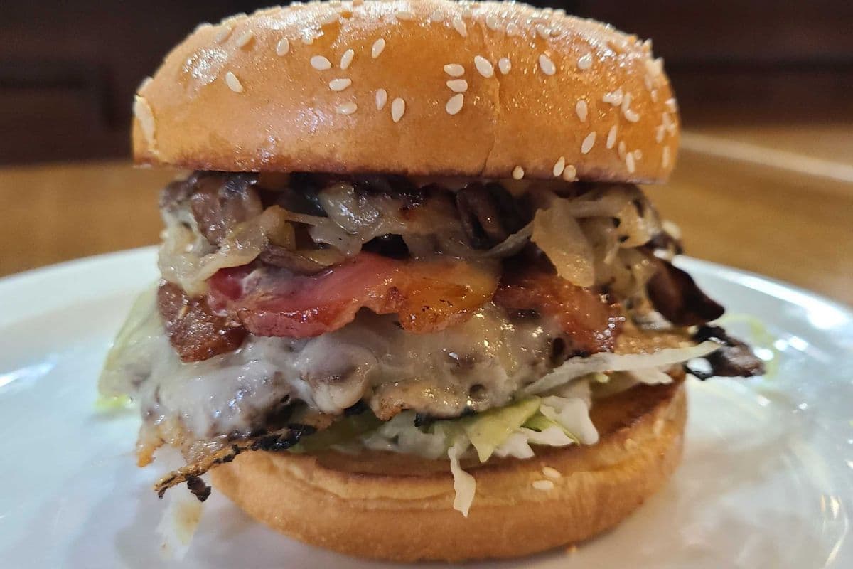 Supreme Burger