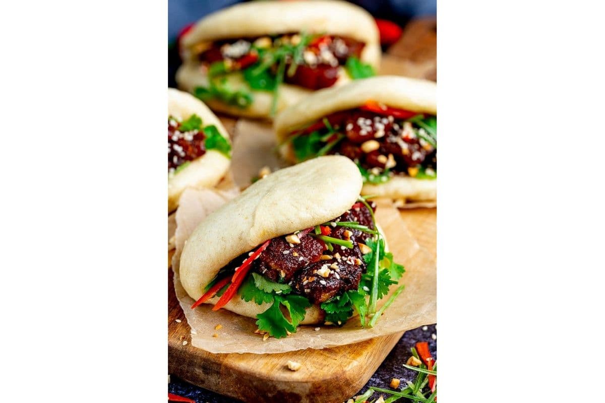 Crispy Beef Bao 脆皮牛肉刈包