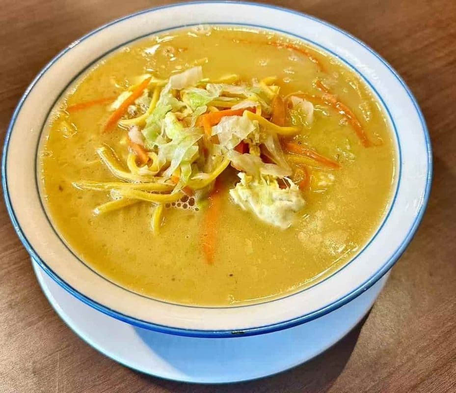 Vegetarian Noodle Soup / 素汤面