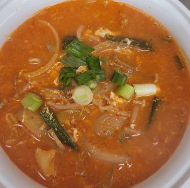 Spicy Beef Soup (육개장)