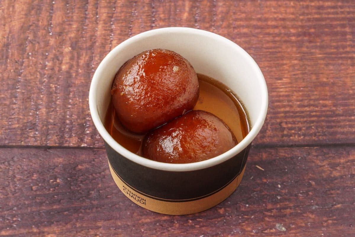 Hot Gulab Jamun (2 pcs)
