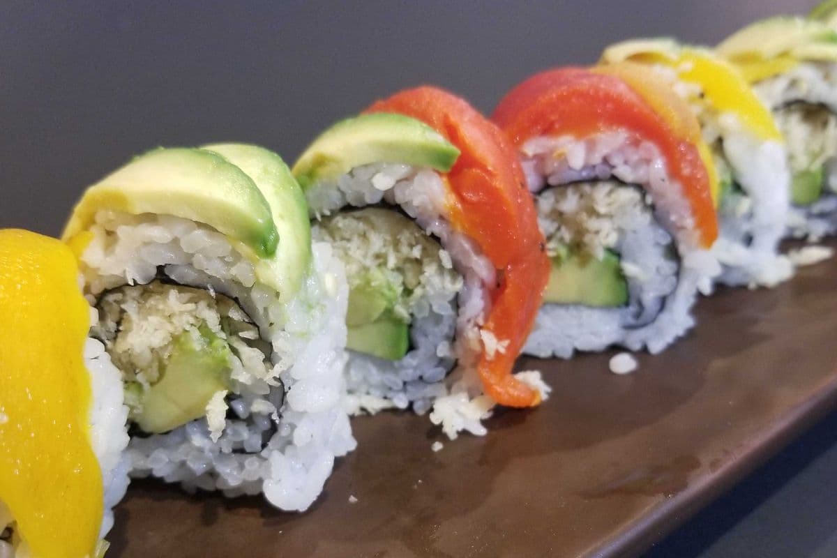 Vegetarian Rainbow Roll (8 pcs)