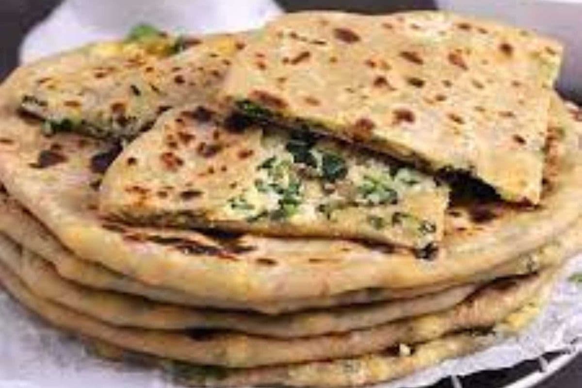 Paneer Paratha (2pcs) w/Lassi