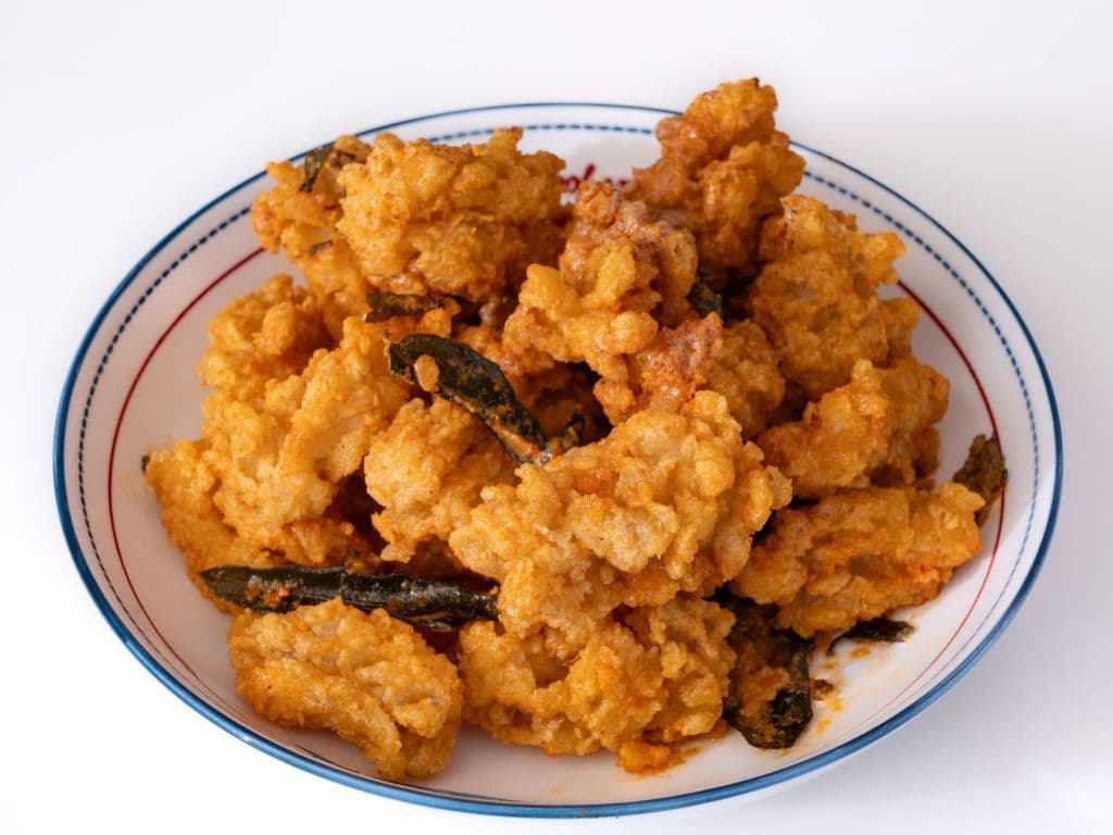 A6. SH Fried Squid SH 鹹蛋黃魷魚